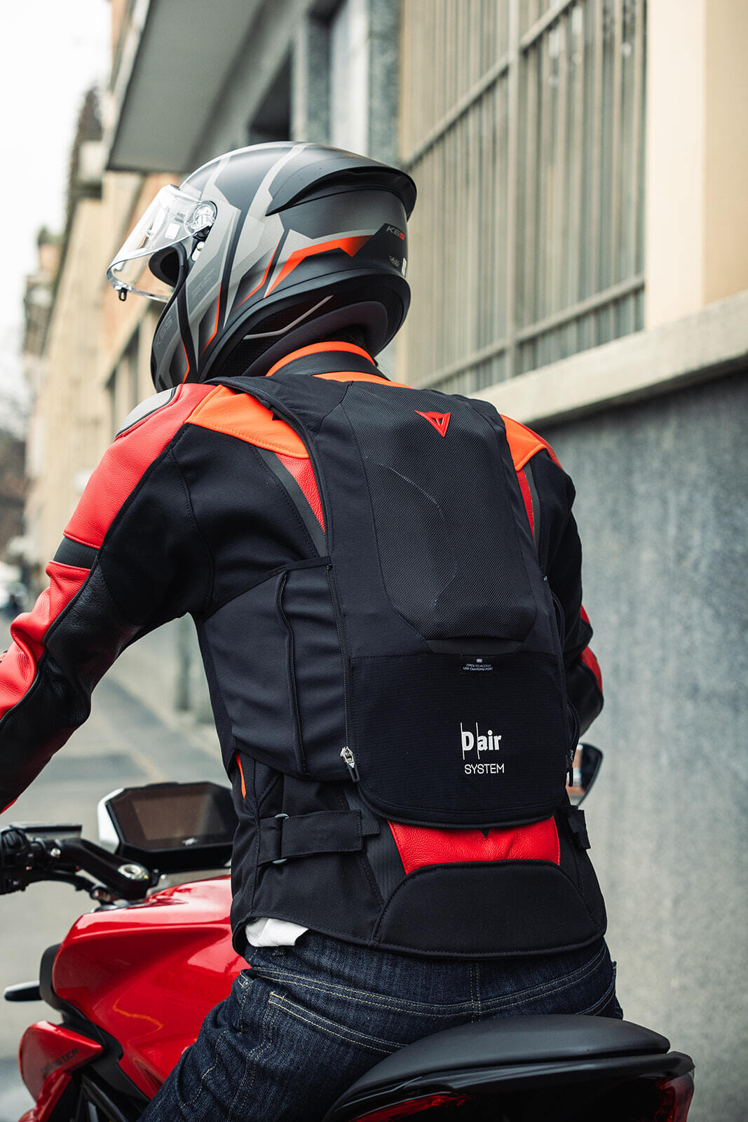 Dainese Smart Air – how does the lightest motorcycle airbag vest work?